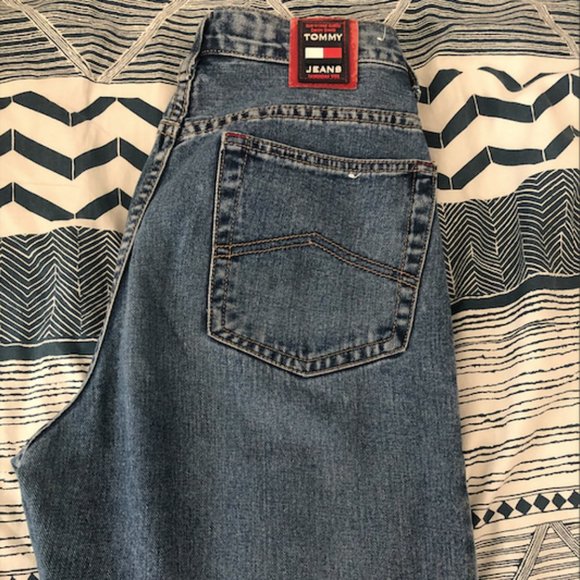 Tommy Jeans - Picture 1 of 3